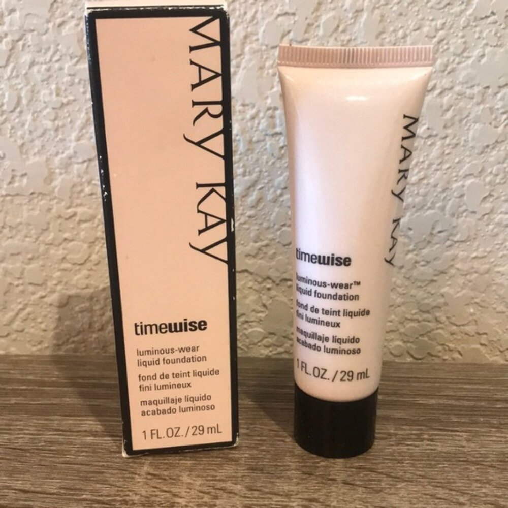 Mary Kay TimeWise Luminous Wear Liquid Foundation Beige 2 Normal Dry - Picture 7 of 8
